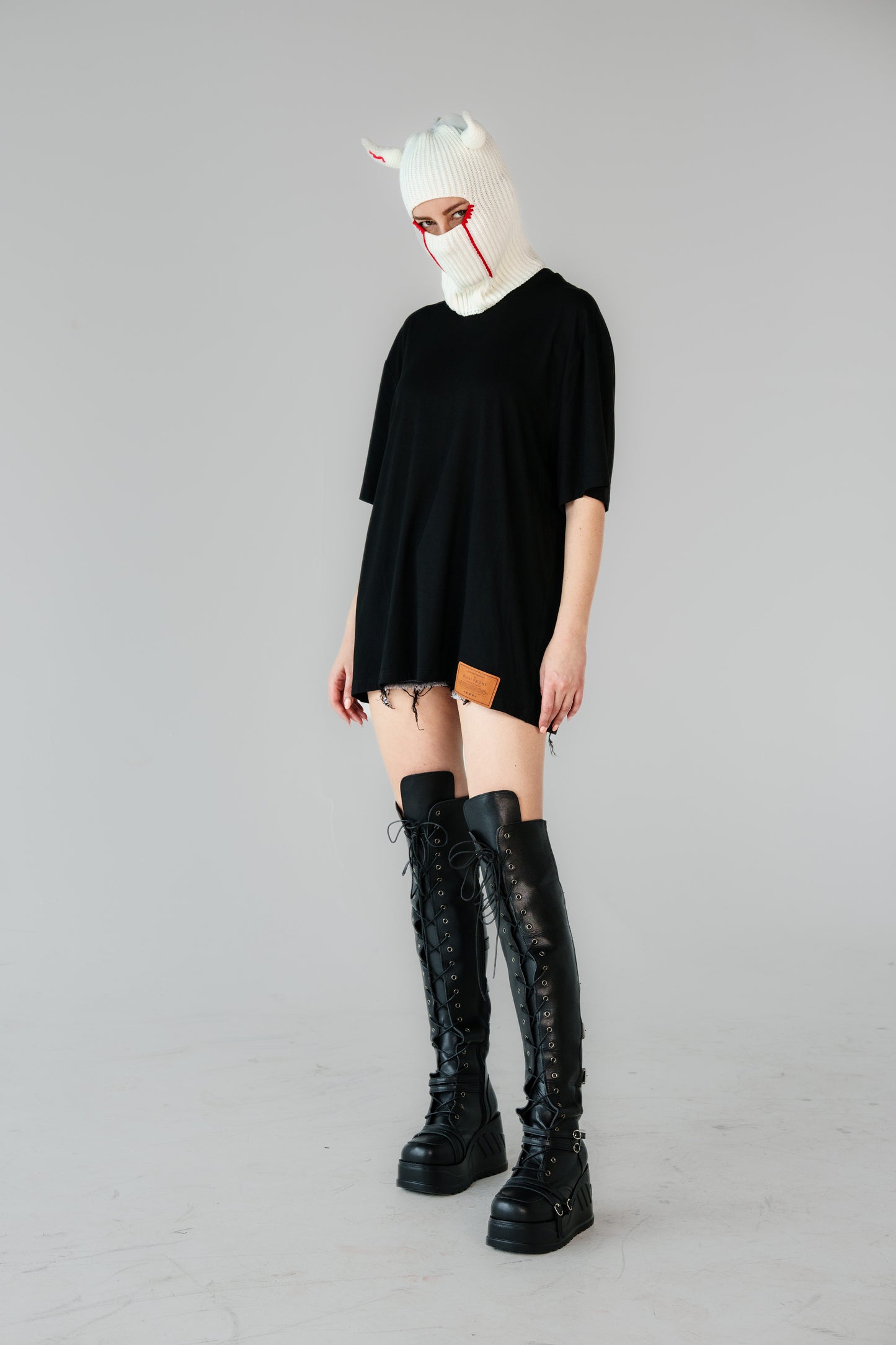 THE ESSENTIAL BLACK (DROP SHOULDER)