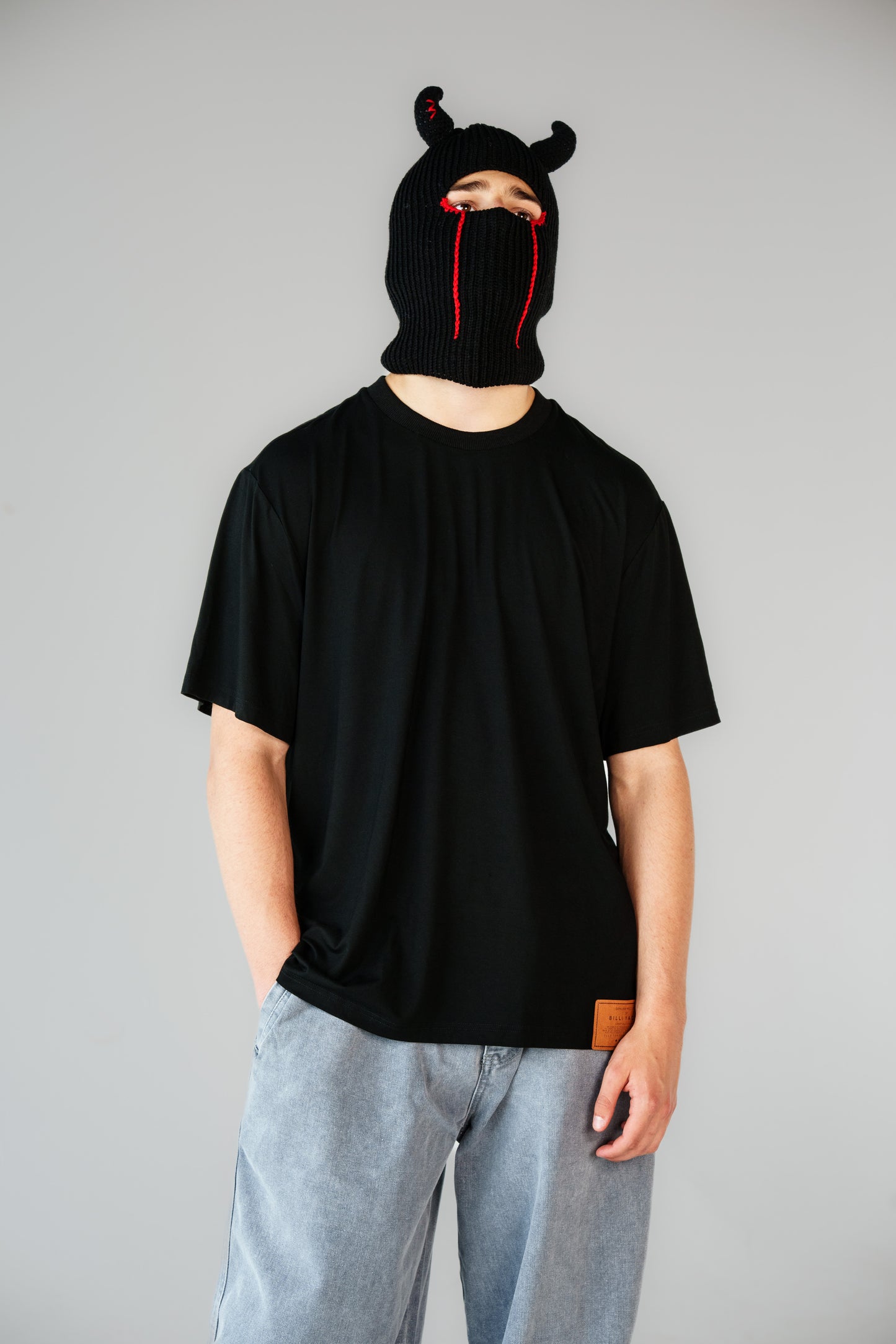 THE ESSENTIAL BLACK (DROP SHOULDER)